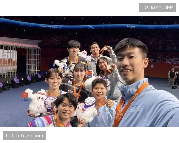 冯彦哲赛场上像冷面杀手，私底下却靠吃泡面续命？