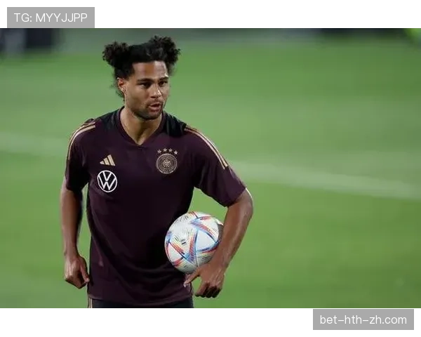 格纳布里边路爆破如何成为拜仁关键战中的进攻变奏核心？